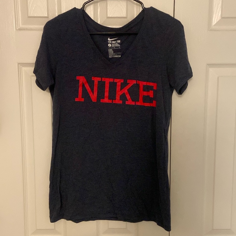 Nike V neck t shirt. Size large